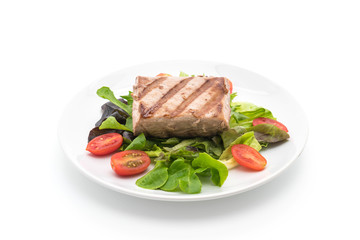tuna steak with salad