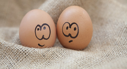 œufs heureux malheureux