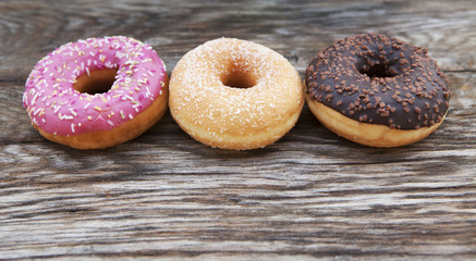 beignets coloré fruit et chocolat
