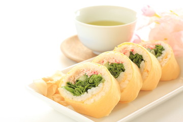 Japanese food, tuna and lettuce sushi roll