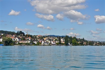 Obraz premium Gemeinde Oberrieden und Kirche von Thalwil am Zürichsee, Schweiz