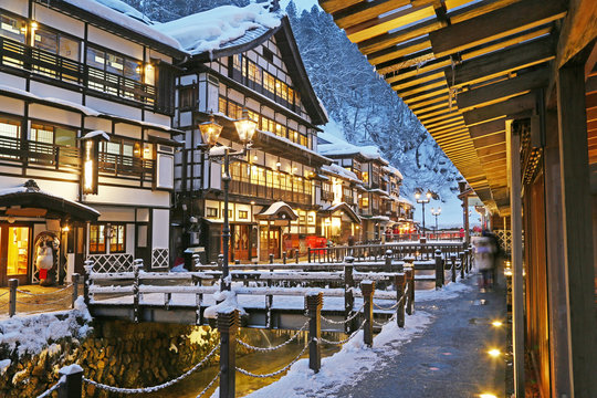 Fototapeta 冬の銀山温泉
