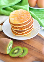 Pancakes with kiwi