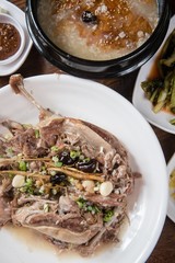 neungi beoseot ori baeksuk.  Boiled Duck with Scorched Rice