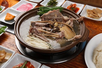 hanbang ori baeksuk. Boiled Duck with Rice and Medicinal Herbs