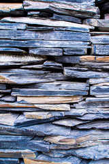 The walls made from overlapping of sedimentary stone