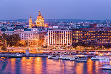 Obraz premium Hungary, Budapest. Beautiful night scene.