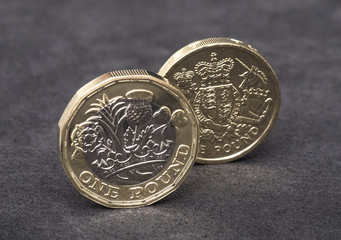 New british pound coin with old design