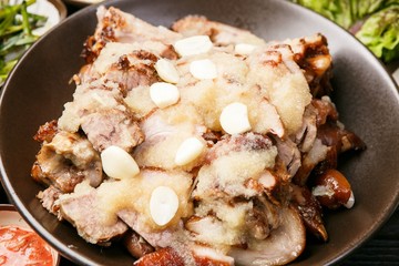 manul jokbal. Pigs' Feet with garlic