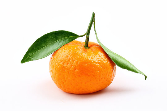 mandarine with leaf