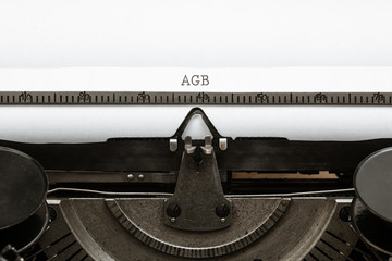 AGB Text auf Papier in alter Schreibmaschine