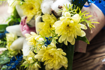 floral bouquet of yellow daisies