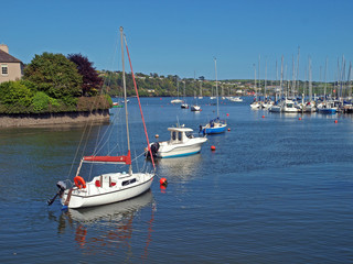 Obraz premium Yachting marina in the natural harbor at Kinsale County Cork, Ireland
