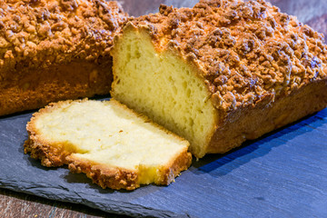  Yeast cake with crumble