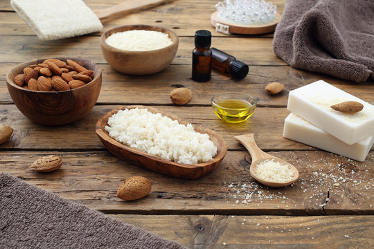 mandole prodotti per la cura della pelle e la bellezza del corpo
