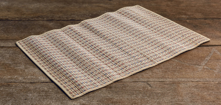 The Coaster, Dark brown bamboo mat
