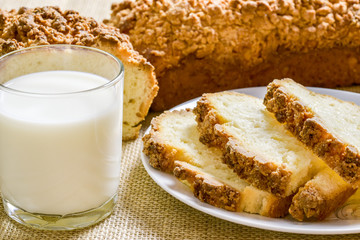  Yeast cake with crumble