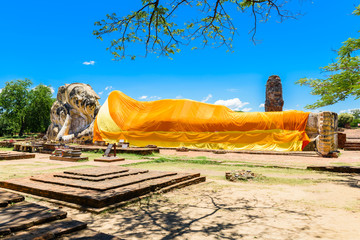 Naklejka premium Reclining Buddha at Wat Lokayasutharam, Ayutthaya, Thailand
