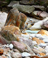 Gebirgsbach im Tessin