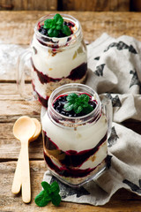Blueberry cheesecake parfaits