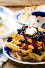 BLUEBERRY GREEK YOGURT WAFFLES