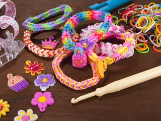 Wristbands and rings made of rubber bands