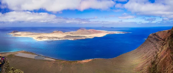 Foto op Aluminium Lanzarorte island - Impressive panorama from Mirador del Rio for island Graziosa. Canary islands © Freesurf
