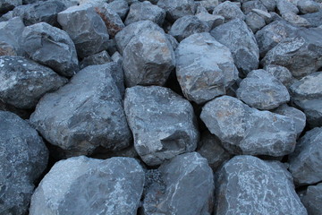 glimpse of stones