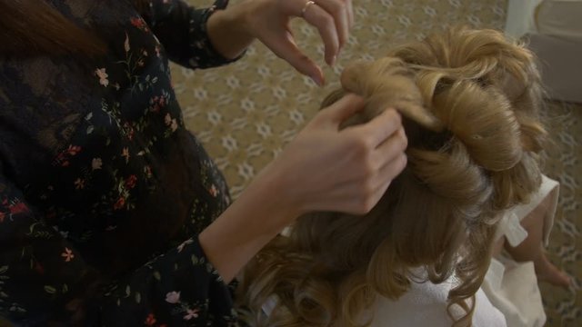 Wedding hairstyle for beautiful bride