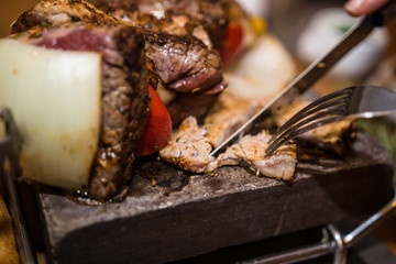 Spieß auf heissem Stein 05