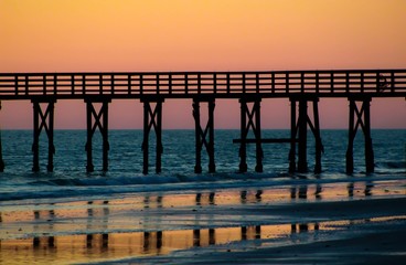 Fototapeta premium Pier at sunset
