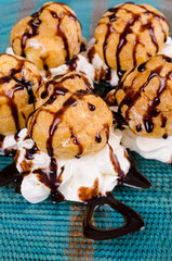 Profiteroles
