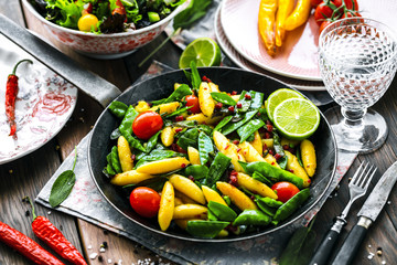 Frische hausgemachte schupfnudeln