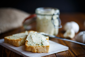 Fried toast with cheese pasting