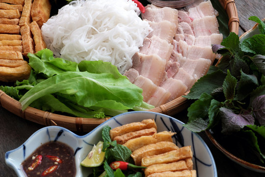 Vietnamese food, bun dau mam tom