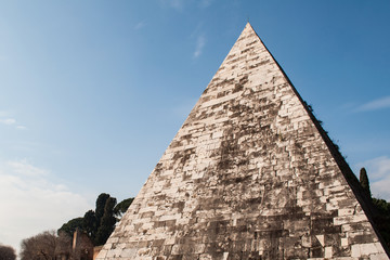 Fototapeta na wymiar Pyramid of Cestius in Rome, Italy