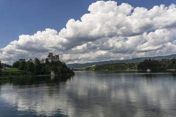 Fototapeta na wymiar Medieval Niedzica Castle at Czorsztyn Lake