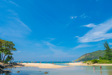Fototapeta na wymiar Nai-harn beach sea view at phuket, thailand 