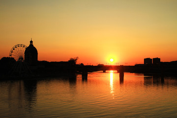 coucher de soleil pond saint pierre &agrave; toulouse