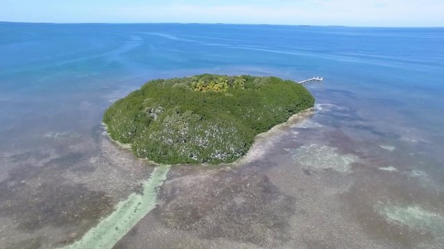 Aerial view of an island along Overseas Hwy on a way to Ley West