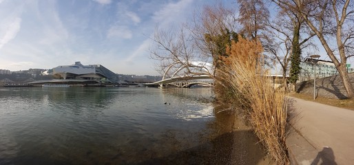 Obraz premium Photo panoramique des berges du Rhône à Lyon