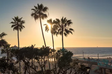 Wandcirkels tuinposter Manhattan Beach en Pier bij zonsondergang in Zuid-Californië in Los Angeles. © lucky-photo