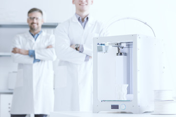 3d printer and scientist team