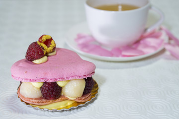  Cake and tea