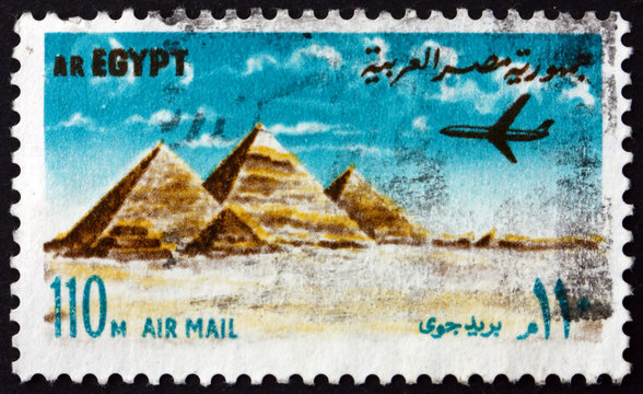 Postage stamp Egypt 1972 Airplane over Giza pyramids