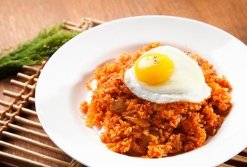 Kimchi bokkeumbap. kimchi fried rice