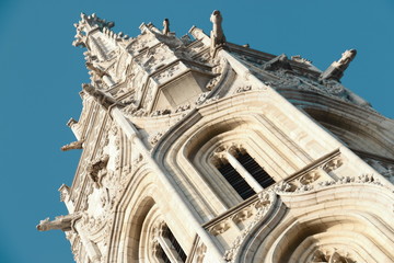 Matthiaskirche Liebfrauenkirche in Budapest aus verschiedenen Perspektiven. Gigantische Kirche....