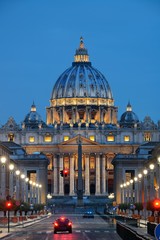 Fototapeta premium St. Peter’s Basilica and street