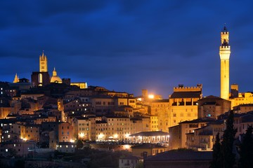 Fototapeta na wymiar Siena evening with bell tower