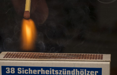 Streichholz brennt Zündung Feuer Safety Match